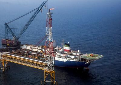  تاب آوری اقتصاد ایران زیر فشار جنگ و تحریم | کارنامه اقتصادی ایران از سال ۵۷ تاکنون