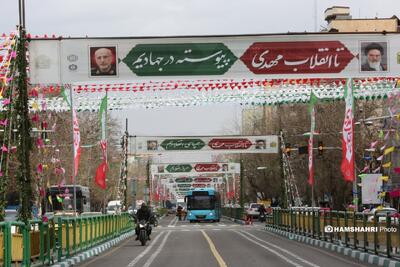  آذین بندی خیابانها برای جشن ۲۲ بهمن