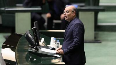  با ارز ترجیحی سنگ پا، دسته بیل و پشم گوسفند وارد شد/ یک عده گردن‌کلفت، موریانه‌وار پایه‌های اقتصادی کشور را نابود کردند