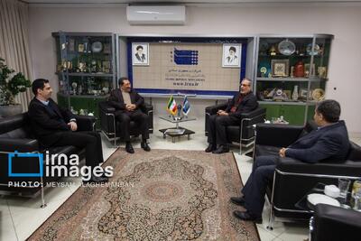  وزیر صنعت، معدن و تجارت از ایرنا بازدید کرد