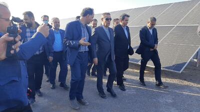  نیروگاه خورشیدی بم توسط معاون رئیس جمهور افتتاح شد