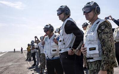  ادعای سی‌ان‌ان: بازدید ویتکاف و کوشنر از ناو آبراهام لینکلن به ایران اطلاع داده شده بود