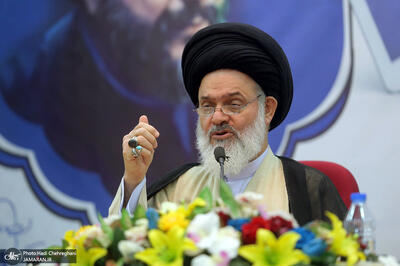  آیت‌الله حسینی بوشهری: کسانی که مجسمه فردوسی را می‌سوزانند و سر مجسمه خیام را جدا می‌کنند، با هویت ایرانی مشکل دارند/ آتش زدن مساجد و مراکز درمانی، ماهیت اغتشاشگران را روشن کرد