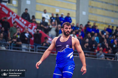  حسن یزدانی یک الگوی تمام عیار است/ کشتی گیران جوان قدر فرصت ها را بدانند