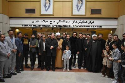  خانواده شهید املاکی به تماشای  جانشین  نشستند