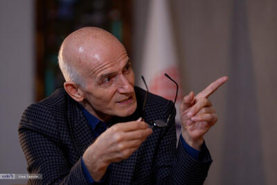  راهکار یک جامعه شناس برای عبور از بحران؛ نیروهای میانیِ حاضر در بوروکراسی که هنوز لایه‌هایی از عقلانیت را نمایندگی می‌کنند، میان جامعه و دولت پل بزنند