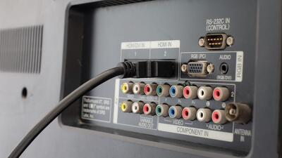  هشدار: کابل‌های HDMI قدیمی، تلویزیون هوشمند جدید شما را نابود می‌کنند