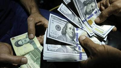  دلار رسمی چند؟