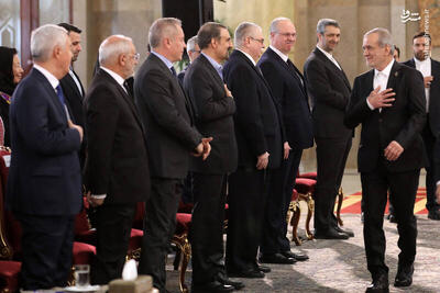  عکس/ حضور پزشکیان در مراسم روز ملی جمهوری اسلامی  سلام سفرا