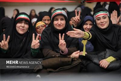  زنان انقلابی؛ از دل خانه‌ها تا میدان‌های تعیین‌کننده انقلاب اسلامی