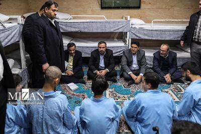  بازدید دادستان و ۱۱۴ نفر از قضات دادسرای تهران از زندان‌های استان به مناسبت دهه فجر/ رسیدگی به مشکلات بیش از ۵ هزار نفر از زندانیان