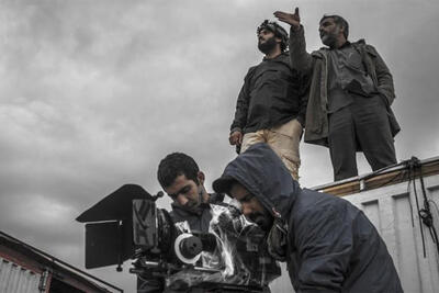  سینما به احترام مقاومت مردم، ایستاده فیلم گرفت