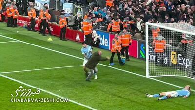  ویدیو| جیمی جامپ و هالند در آغوش هم وسط زمین! - پارس فوتبال