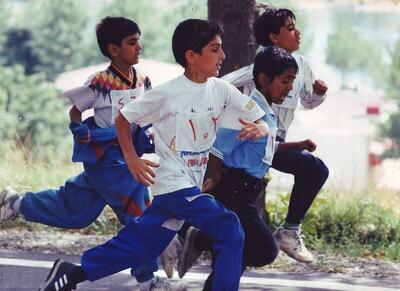  تکرار سکانس معروف  بچه‌های آسمان  در لیگ برتر ایران/ فرار مدعیان قهرمانی از قهرمان شدن! +عکس - پارس فوتبال