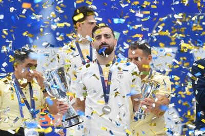  احمدعباسی: ۱۰ بار دیگر با اندونزی بازی کنیم، با اختلاف می‌بریم/ اولادقباد: شمسایی حق داشت، مراسم قهرمانی افتضاح بود! - پارس فوتبال