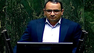  همتی: تصمیمی برای افزایش قیمت بنزین اعلام نشده است / دولت برای افزایش تدریجی قیمت بنزین برنامه دارد