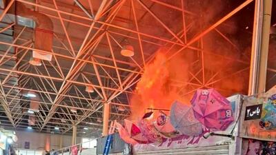  لحظه آتش گرفتن بازار بزرگ جنت آباد / با همین آتش کل بازار خاکستر شد