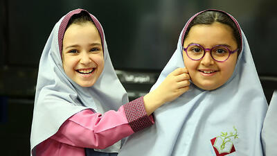  دانش‌ آموزان در طراحی لباس‌ های مدرسه و ورزشی مشارکت می‌ کنند