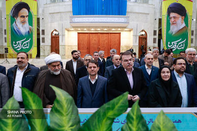  کارکنان نفت با آرمان‌های امام راحل (ره) تجدید میثاق کردند