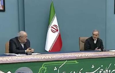  تا پایان دولت حتما ۳۰ هزار مگاوات نیروگاه تجدیدپذیر احداث می‌شود/ پزشکیان: ۳۰ هزار مگاوات برای پایان دولت خیلی دیر است؛ ما می‌گوییم همه را تمام کنیم شما می‌گویید تا پایان دولت؟