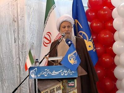  امام جمعه شیراز: دشمن توان رویارویی نظامی با ایران را ندارد/ میدان اصلی نبرد، باور‌ها و افکار عمومی است