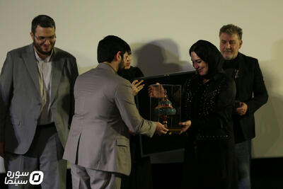  مراسم تجلیل از سلاف فواخرجی در جشنواره فجر برگزار شد - سوره سینما