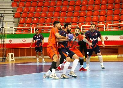  قهرمان نیم فصل باخت، استقلال نزدیک شد