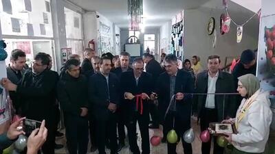  افتتاح نمایشگاه جوانه‌های سرو انقلاب در دبیرستان دخترانه شبانه روزی خلیج فارس اهر + فیلم