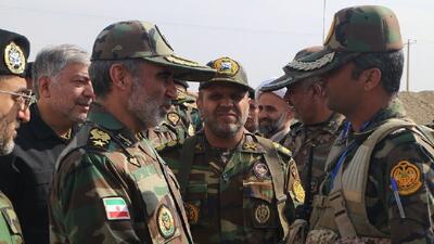  فرمانده نیروی زمینی ارتش: نیروی انسانی متعهد و تجهیزات به روز، عامل امنیت مرز‌های کشور است
