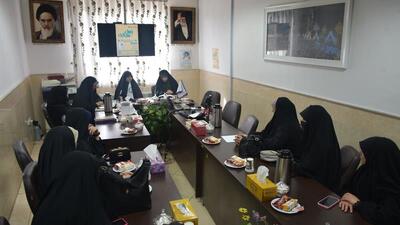  استاد دانشگاه: «توسعه» غربی، کرامت انسانی را نادیده می‌گیرد