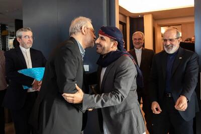  تصاویری از دیدار لاریجانی و یک مقام یمنی در عمان