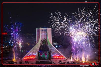  نورافشانی میدان آزادی در جشن پیروزی انقلاب اسلامی