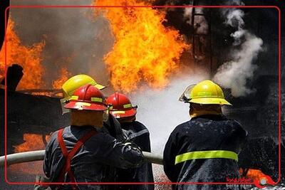  مصدومیت یک آتش‌نشان در آتش سوزی پاساژ تجاری در تهرانسر