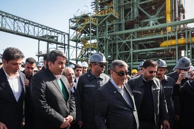  افتتاح ۳۳ همت پروژه کلیدی در سفر معاون اجرایی‌ رئیس‌جمهور به سیرجان و بم‌