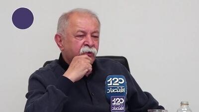  ۴۰ سال است جمهوری اسلامی فقط راجع به زن‌بازی و عرق‌خوری شاه حرف می‌زند ولی درباره وابستگی و خیانت‌های او به جوانان توضیح نداده است/ با مجوز وزارت ارشاد جمهوری اسلامی سریالی به نام تاسیان ساختند که در آن ساواک جنایتکار و ظالم را سفیدشویی کردند