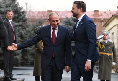  رویترز: آمریکا و ارمنستان در جریان سفر معاون ترامپ، توافق هسته‌ای امضا کردند