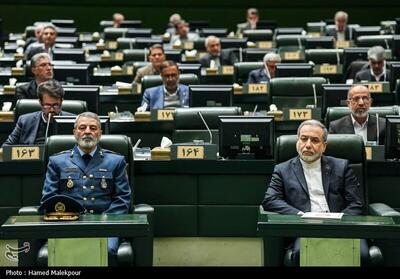  تصاویر: جلسه غیرعلنی مجلس با حضور رئیس ستاد کل نیروهای مسلح و وزیر خارجه