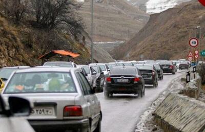  ترافیک سنگین در جاده چالوس/ بارش برف و باران در ۱۰ استان
