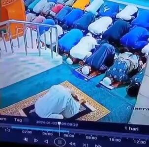  لحظه جان باختن امام جماعت هنگام اقامه نماز