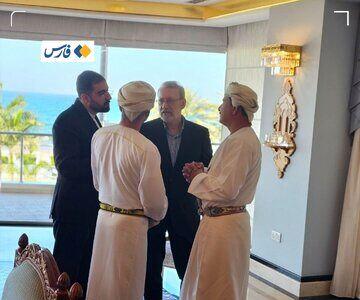  رایزنی خصوصی لاریجانی با وزرای عمانی + عکس