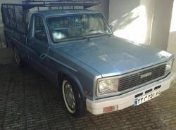  مزایده 5 دستگاه خودرو:  وانت تویوتا هایلوکس  وانت مزدا دو دستگاه  پژو 405 دو دستگاه