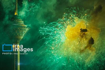  نورافشانی شب ۲۲ بهمن