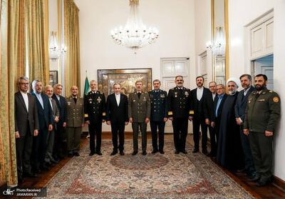  دیدار عراقچی با فرماندهان ارشد ارتش جمهوری اسلامی ایران