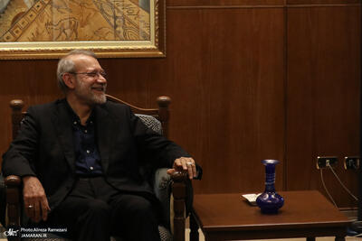  سلطان عمان با لاریجانی در مورد مذاکرات گفت و گو کرد