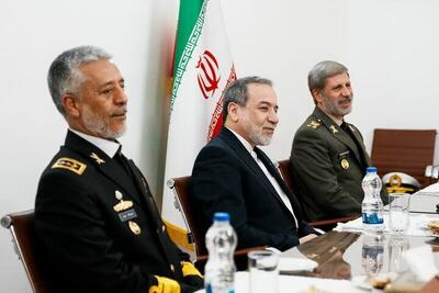  سرلشکر حاتمی: دیپلماسی و دفاع در یک میدان مشترک هستند