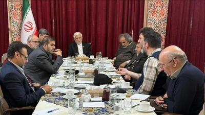  نشست عارف و جمعی از جامعه‌شناسان درباره ناآرامی های اخیر