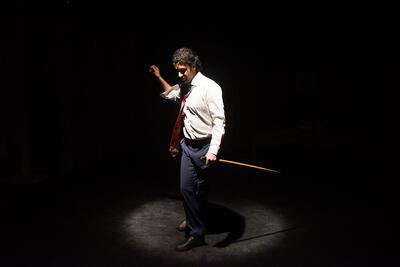  چالش همزمان بازی و کارگردانی/ مرثیه‌ای کمدی برای آرامش از دست رفته!