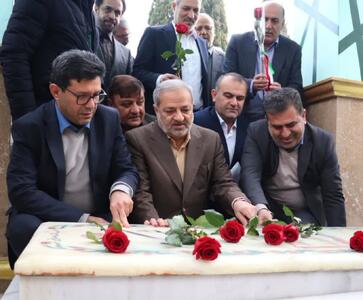  ادای احترام وزیر آموزش و پرورش به مقام شامخ شهدا در ساری