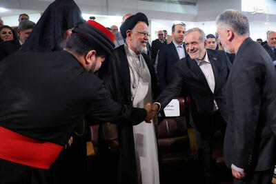  عکس/ دیدار رهبران و پیروان ادیان توحیدی‌ با رئیس جمهور