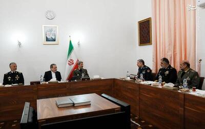  عکس/ میزبانی عراقچی از فرماندهان ارشد ارتش جمهوری اسلامی ایران